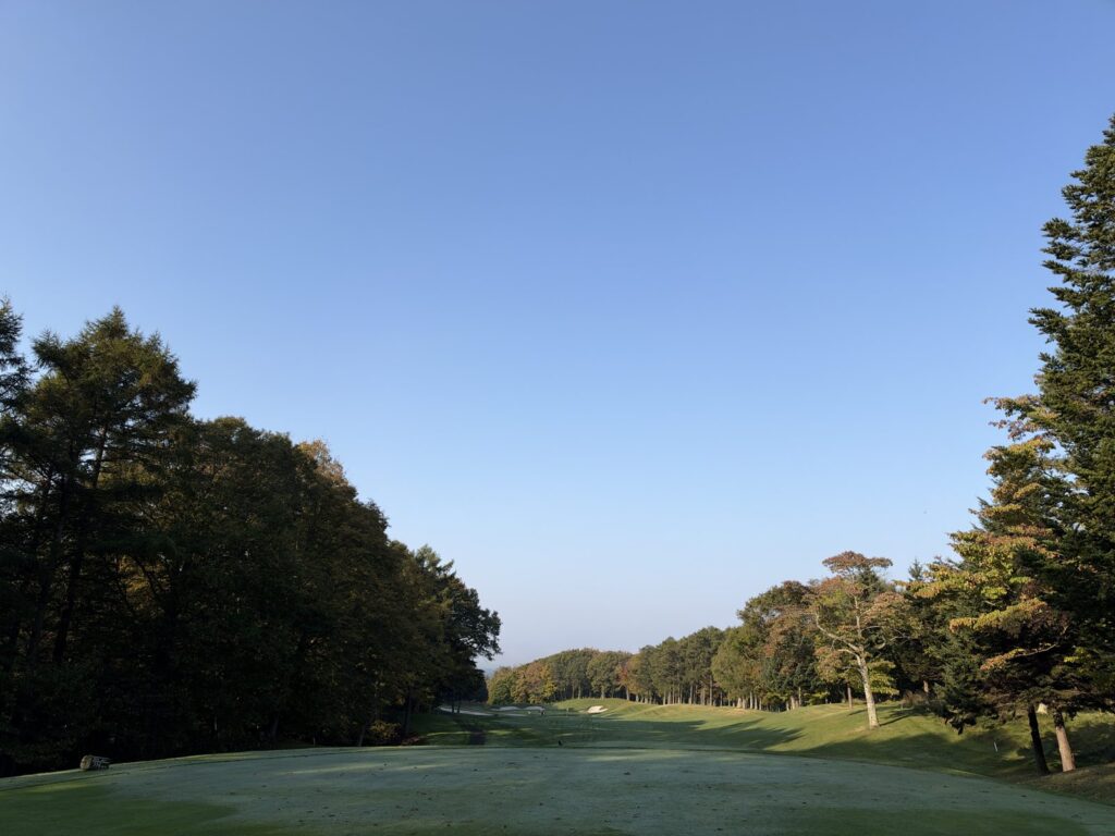 朝のフェアウェイ
